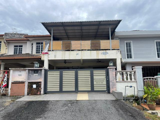 Terraced House for sale in Tanjong Sepat, Selangor