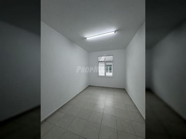 House for rent in Malaka