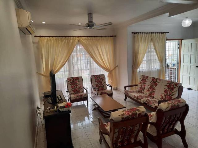 Terraced House for rent in Malaka