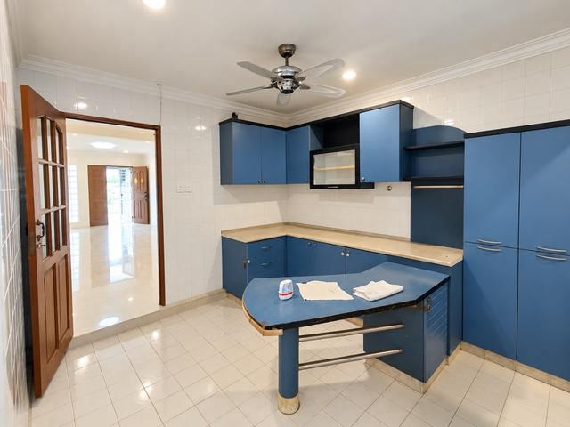 Terraced House for sale in Kuching, Bahagian Kuching