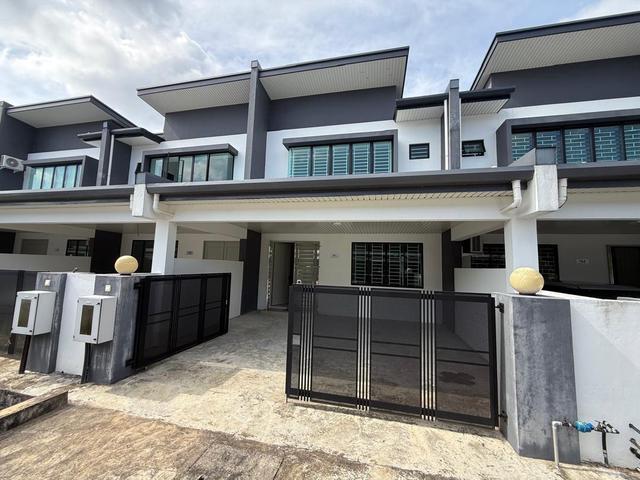 Terraced House for rent in Kuching