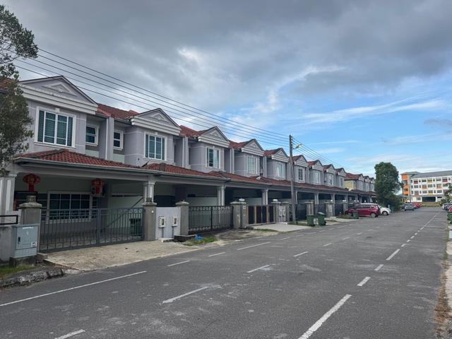 Terraced House for sale in Samarahan, Kota Samarahan