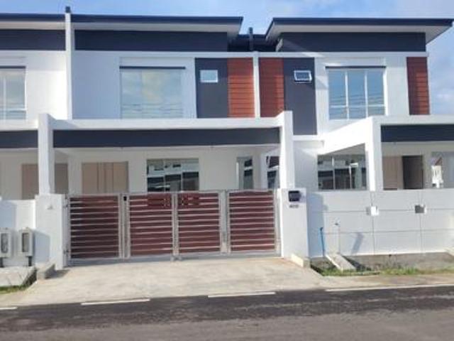 Terraced House for rent in Long Miri