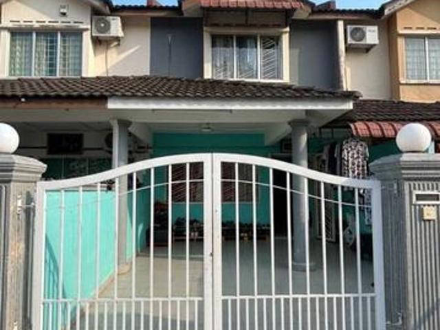 Terraced House for sale in Malaka