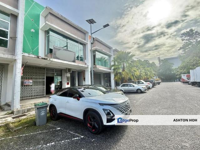 Shop for sale in Rembia, Malaka