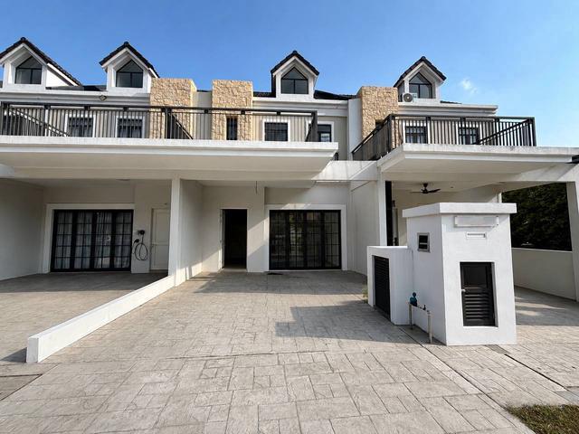 Terraced House for sale in Tanjong Sepat, Selangor