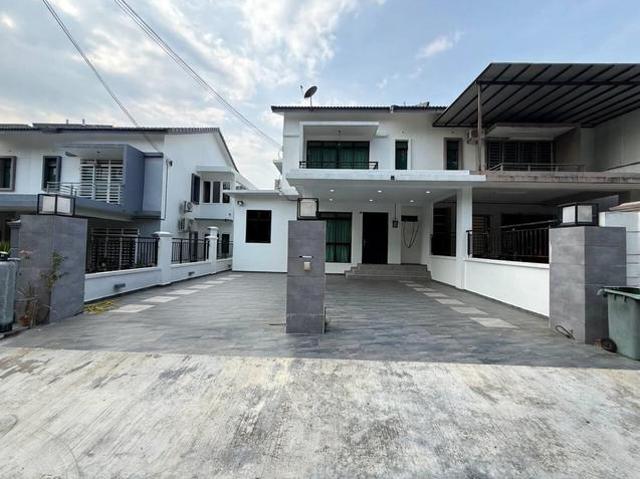 Terraced House for sale in Malaka