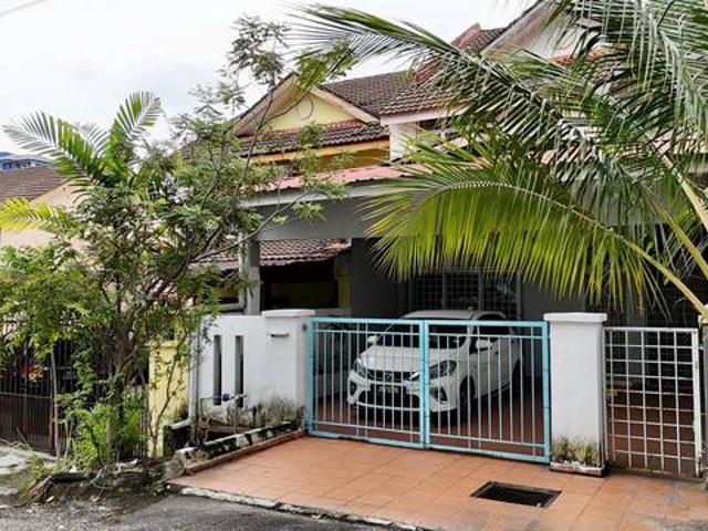 Terraced House for sale in Pantai