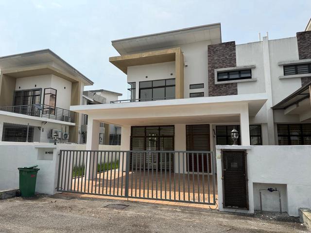 Residential House for sale in Kajang, Langat