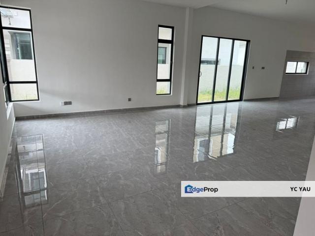 House for sale in Malaka