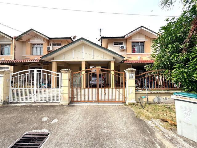 House for sale in Malaka