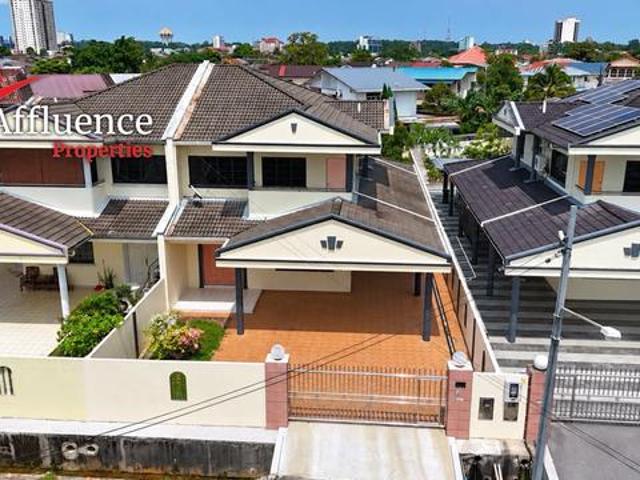 Residential House for rent in Kuching, Bahagian Kuching