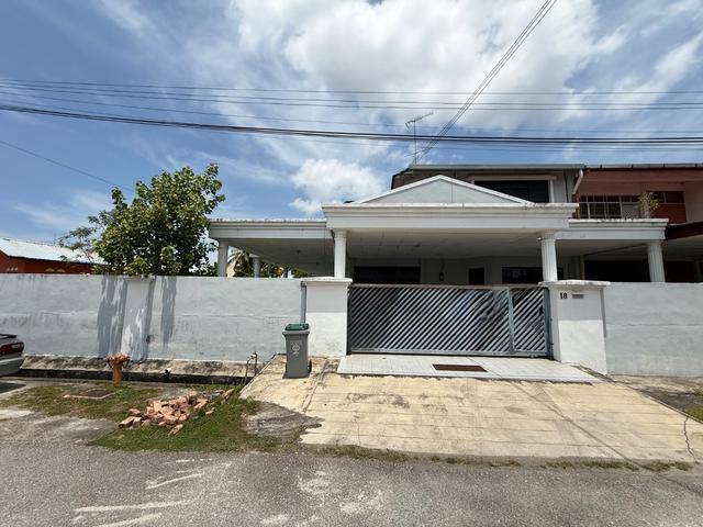 Residential House for sale in Batu Pahat, Johor