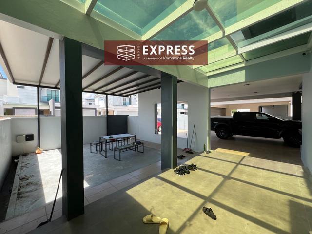 Residential House for sale in Long Miri