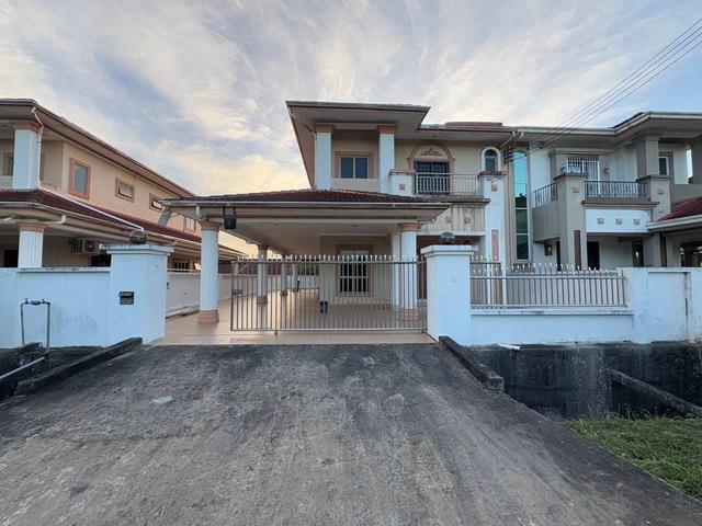 Residential House for rent in Long Miri
