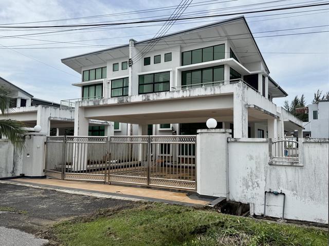 Residential House for sale in Long Miri, Sarawak