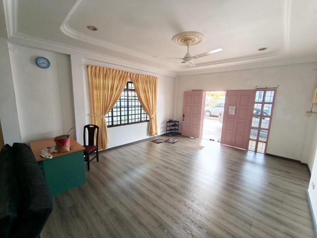 Residential House for sale in Kuching, Bahagian Kuching
