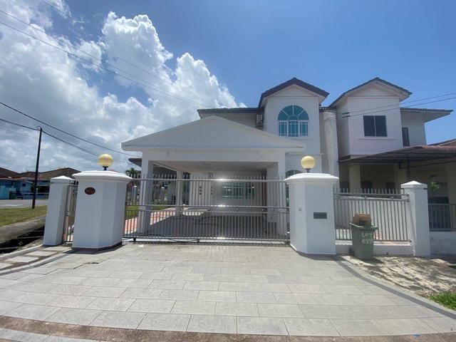 Residential House for sale in Long Miri