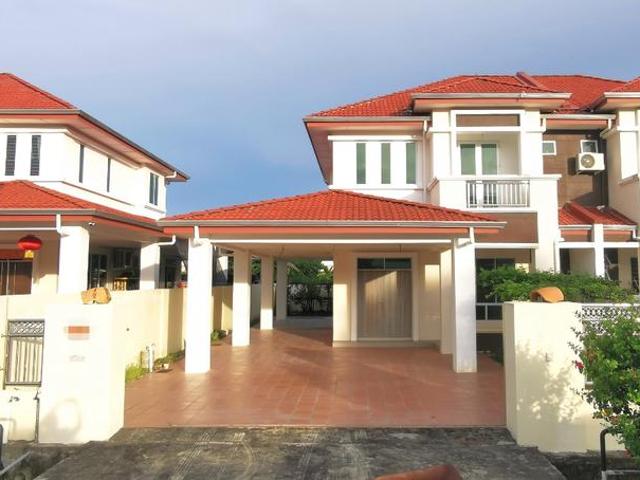 Residential House for sale in Long Miri