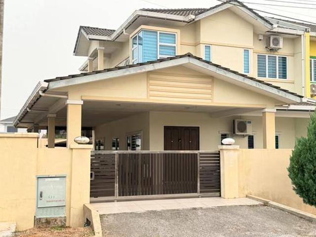 Residential House for sale in Kuching, Bahagian Kuching