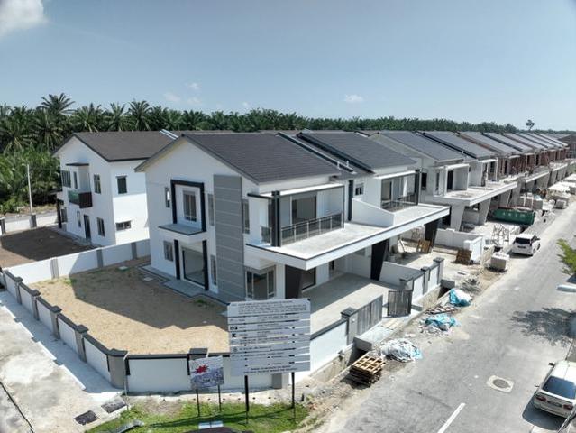 Residential House for sale in Perak, Pantai Remis