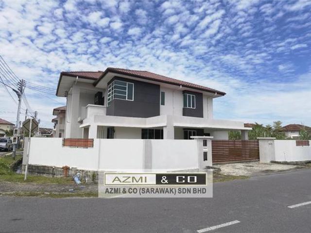 Residential House for sale in Long Miri