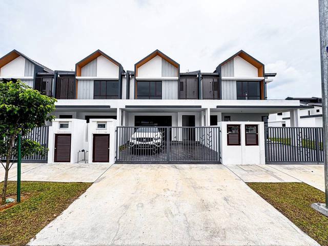 Terraced House for sale in Tanjong Sepat, Selangor