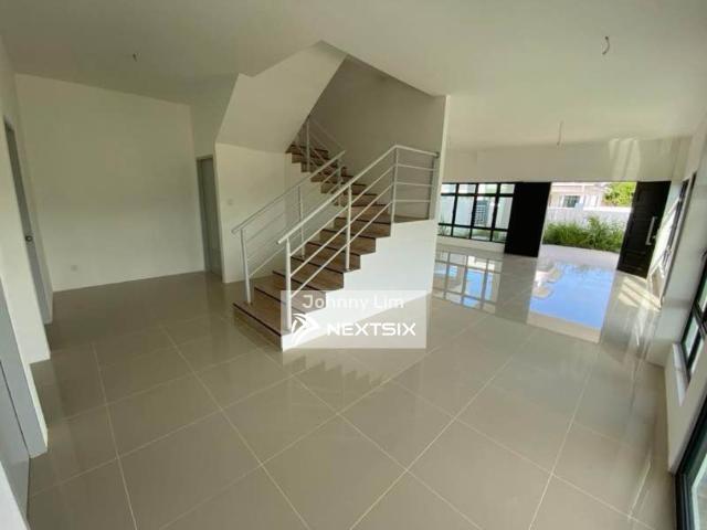 Shop for sale in Johor