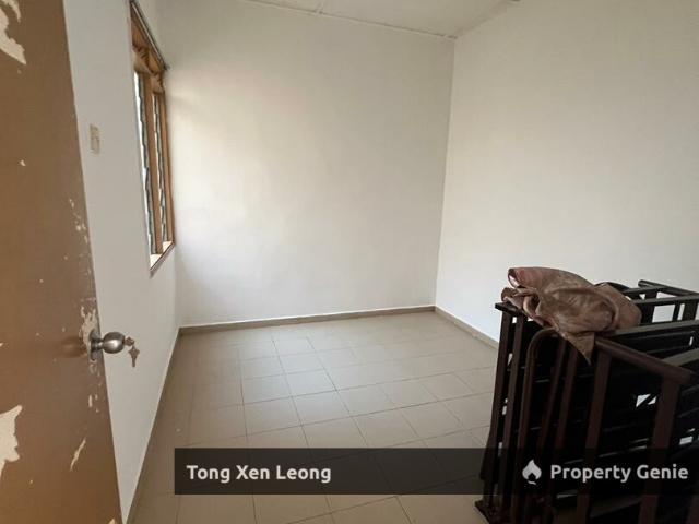 Shop for sale in Malaka