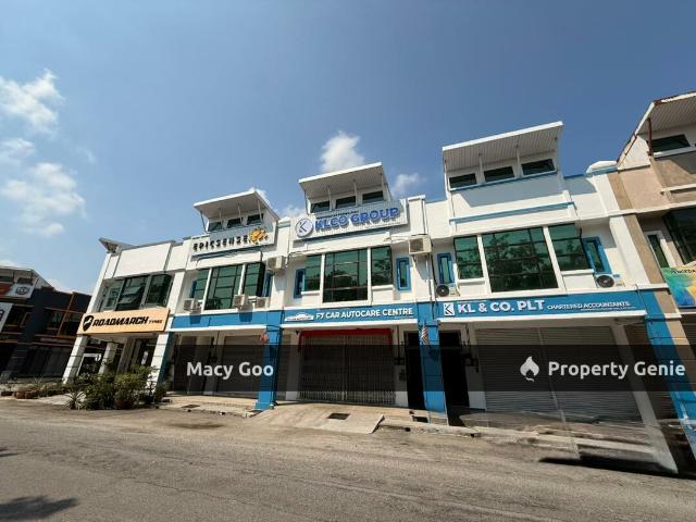 Shop for sale in Malaka