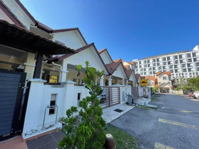 Terraced House for sale in Malaka