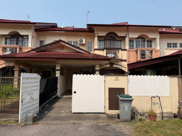 Terraced House for sale in Malaka