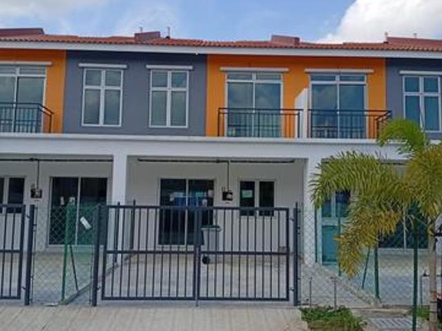 Terraced House for sale in Malaka