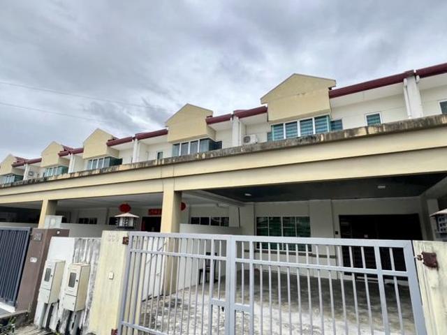 Terraced House for sale in Kuching, Bahagian Kuching