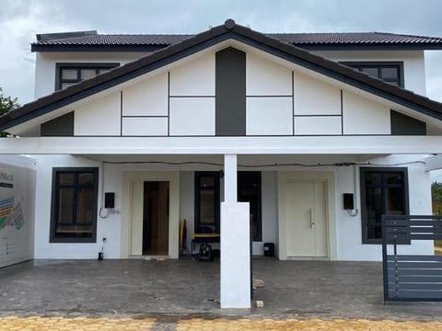Terraced House for sale in Malaka