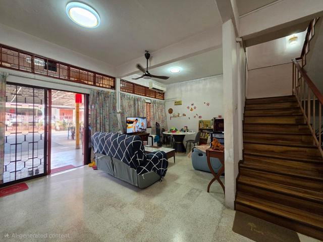 Terraced House for sale in Malaka