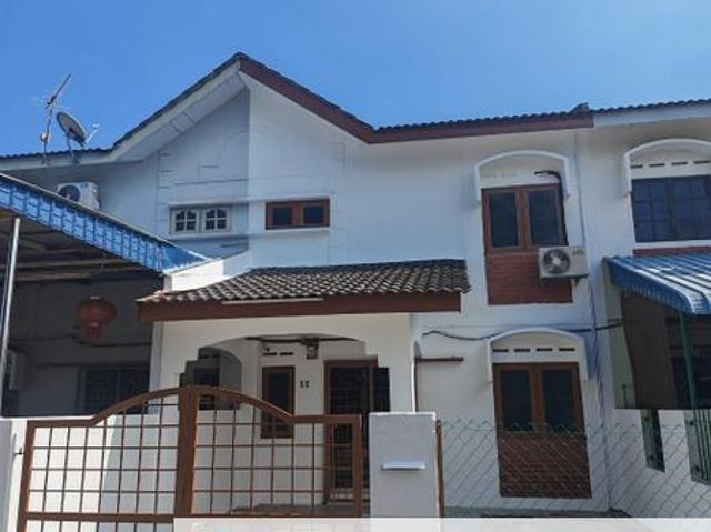 House for sale in Malaka