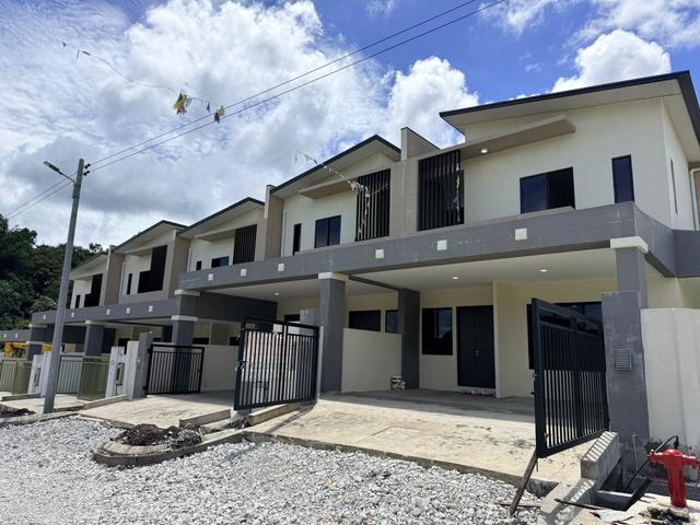 Terraced House for sale in Kuching, Bahagian Kuching
