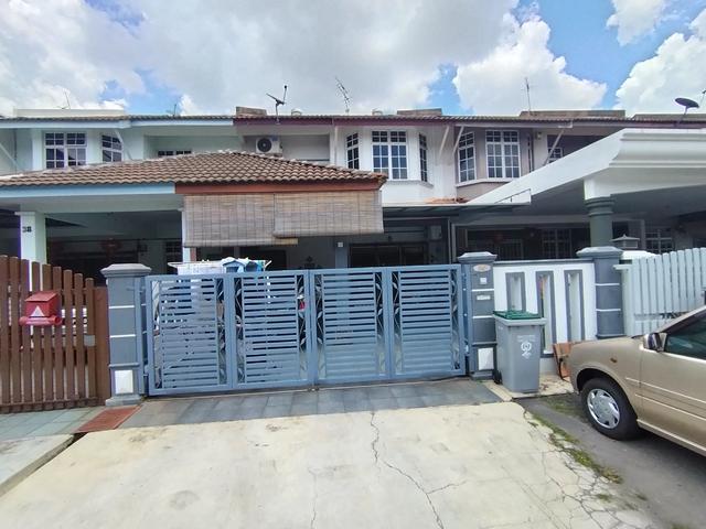 Terraced House for sale in Gedong