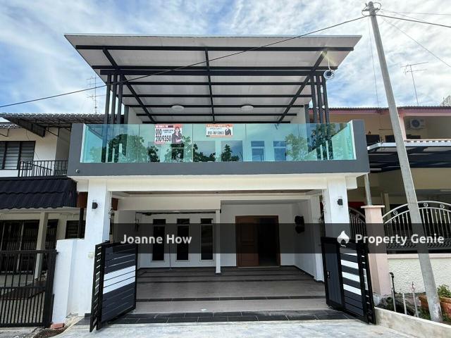 Terraced House for sale in Malaka