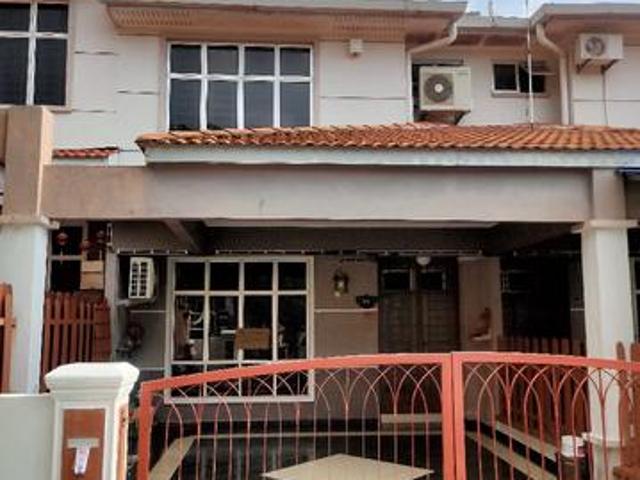 Terraced House for sale in Malaka