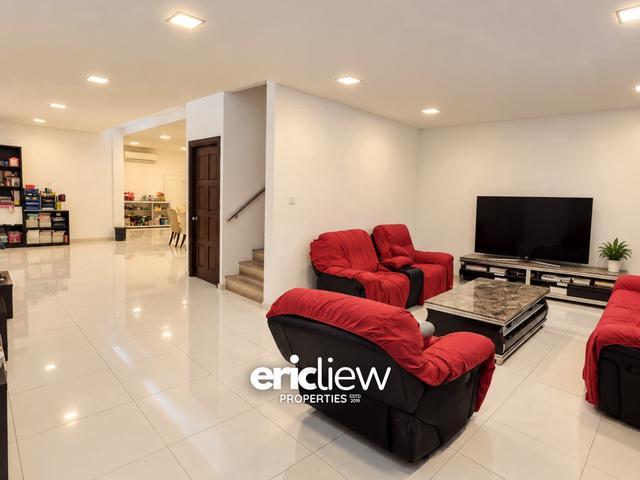 Terraced House for sale in Kuching, Bahagian Kuching
