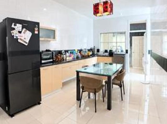 Terraced House for sale in Kuching, Bahagian Kuching
