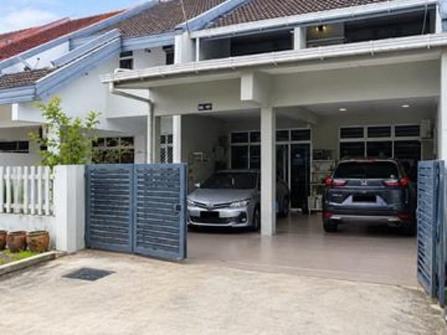 Terraced House for sale in Kuching, Bahagian Kuching