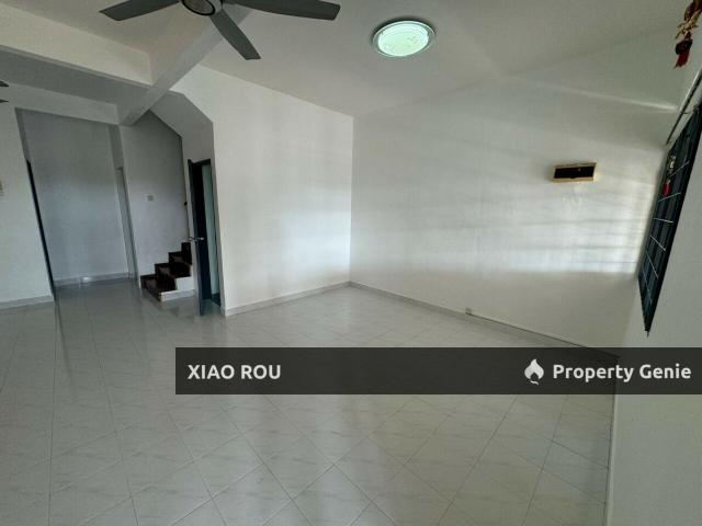 Terraced House for sale in Malaka