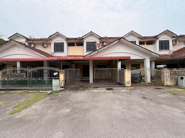 Terraced House for sale in Miri, Bahagian Miri