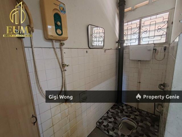 Terraced House for sale in Malaka