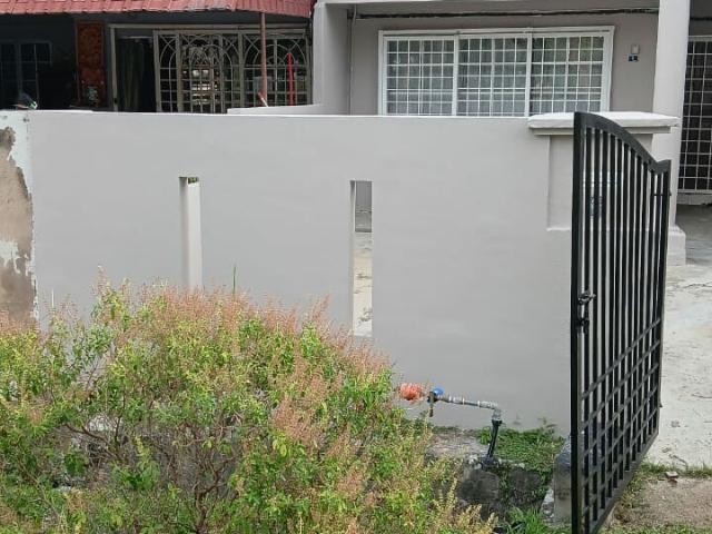 Terraced House for sale in Malaka