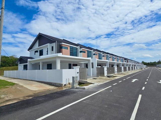 Terraced House for sale in Long Miri