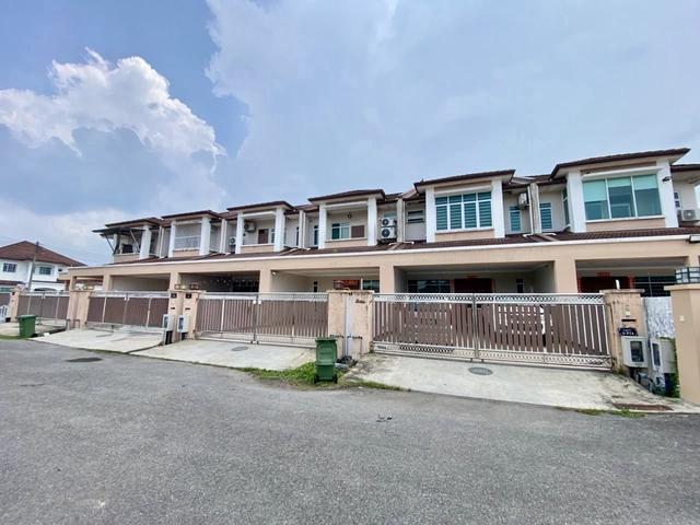 Terraced House for sale in Miri, Bahagian Miri